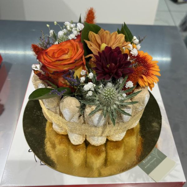 Attrape Fleurs - Artisan Fleuriste Montelimar - Composition Florale En Gateau 2